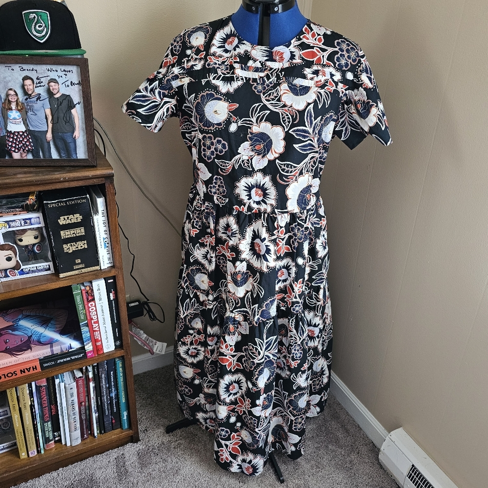 EUC Who What Wear Floral Midi Dress - Black and Red - XL